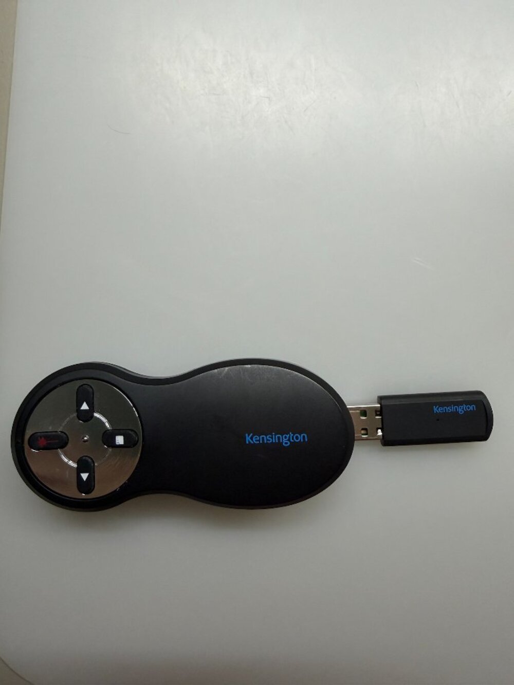 🎤 Kensington Wireless Presenter with Red Laser Pointer (K33374) 💻✨